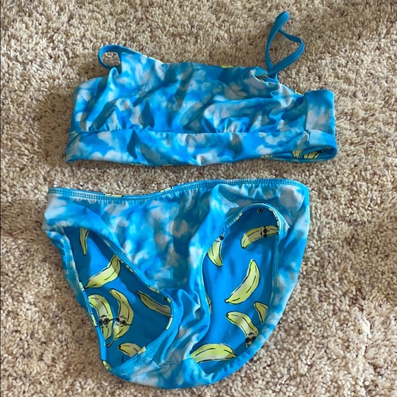 This is a reversible swimsuit! - Picture 2 of 2